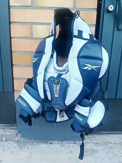 Reebok 9K JR jääkiekkomaalivahdin rintapanssari