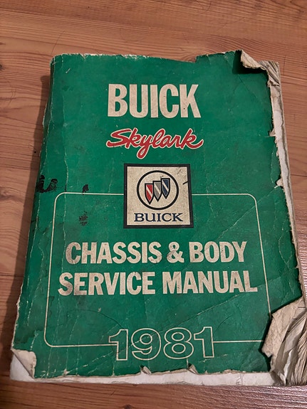 Buick Skylark korjausopas Chassis & Body Service Manual 1981