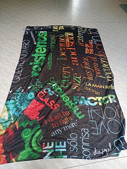 Desigual iso huivi