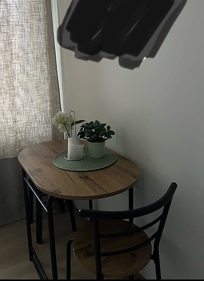 Pieni ruokapöytä + tuoli / JYSK  GADSTRUP