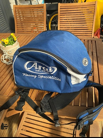 Arai kypäräreppu