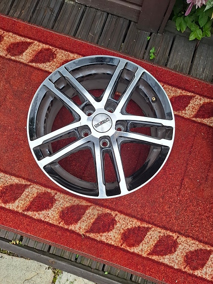 Toyota auris vanteet 16 tuumaset