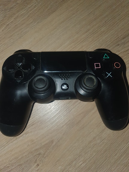 Sony PlayStation 4 DualShock 4 ohjain musta