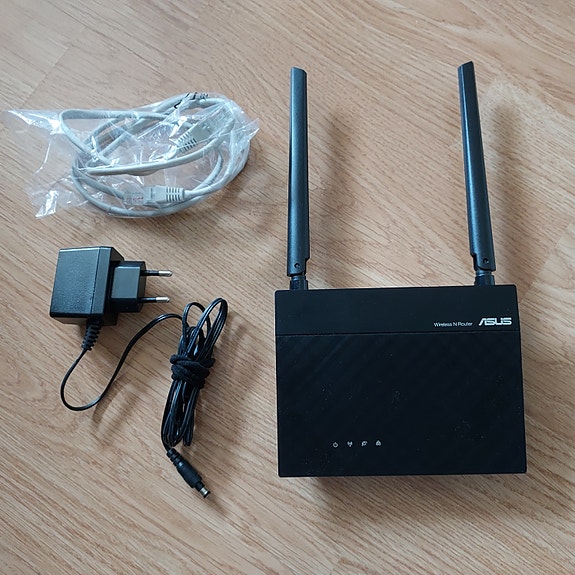 Asus langaton reititin musta