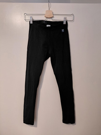 Pop 140 mustat legginssit