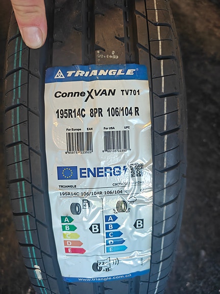 Triangle 195/80-14 (106/104 R) ConneX Van TV701