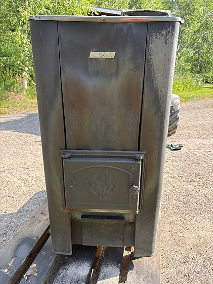 Iso puulämmitteinen kiuas