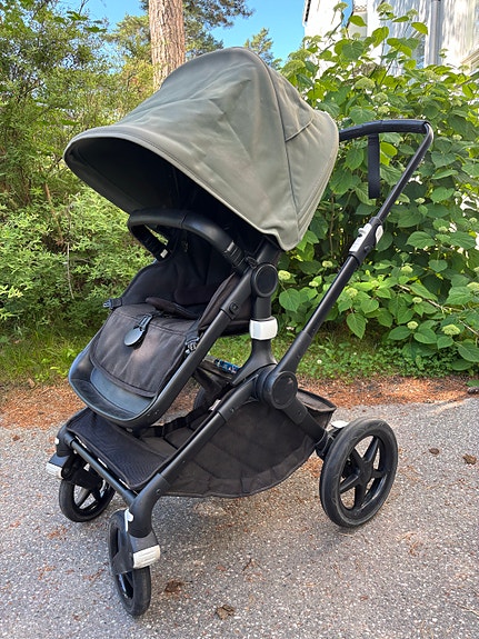 Bugaboo Fox 3 yhdistelmävaunut musta–vihreä