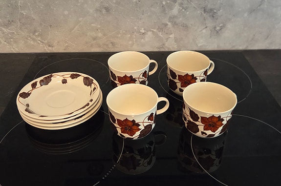 Arabia Tea for Two teemukit ja tassit