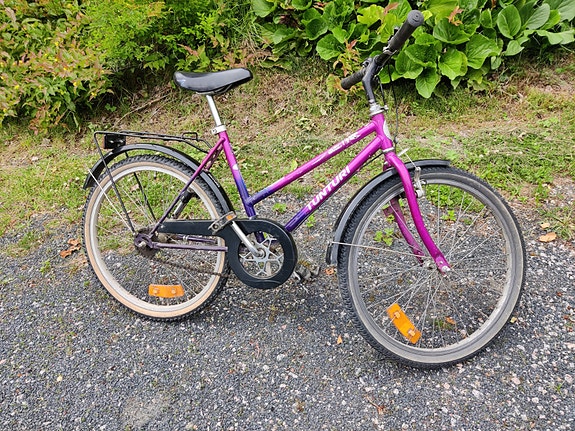 Tunturi lastenpyörä 24" violetti