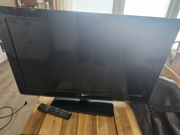 LG 32LK330N 32" LCD-televisio musta