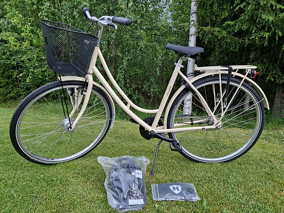 Polkupyörä, Helkama Saana, 7-vaihteinen + kypärä