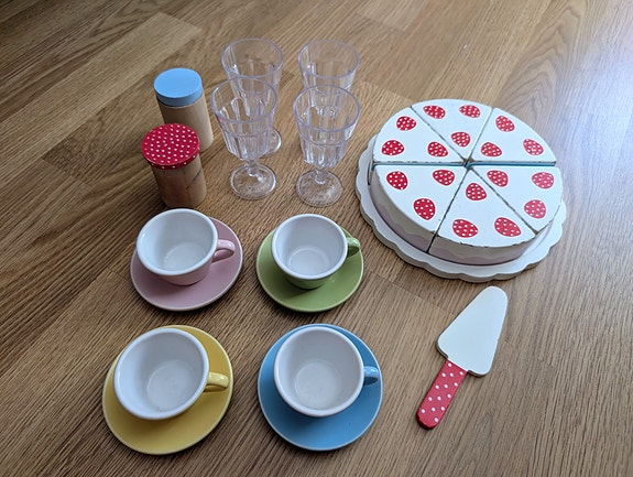 Ikea DUKTIG leikkiastiasto