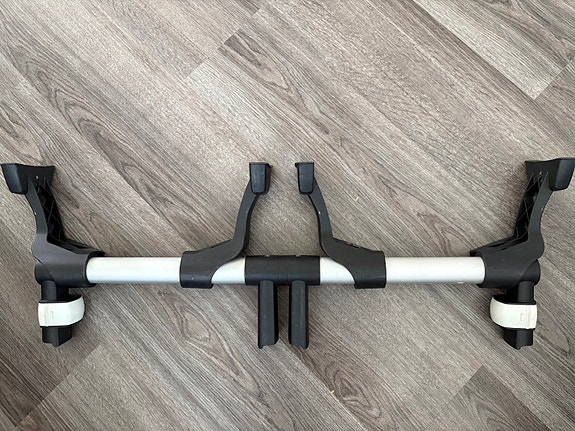 Bugaboo Donkey Twin Turvakaukalon Adapterit Britax Römer.