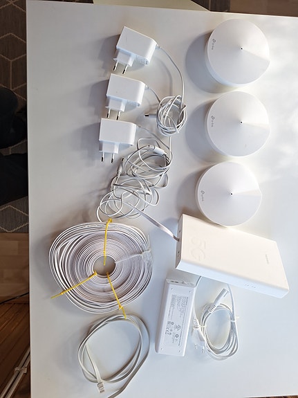 Huawei H312 5G ulkomodeemi ja TP-Link Deco M5 mesh-reititinpaketti