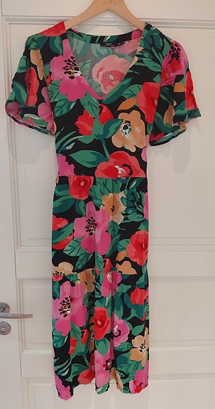 Kukallinen mekko
