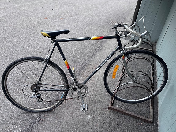 Tyylikäs Peugeot maantiepyörä 28" unisex