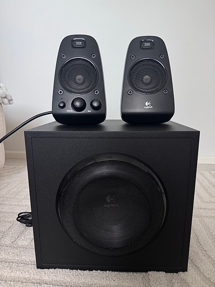 Logitech Z623 2.1 kaiutinjärjestelmä