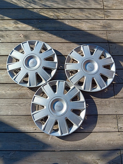 Ford pölykapselit 15" 3kpl