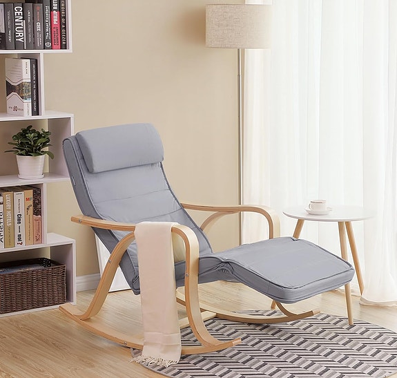 Mukava ja tukeva keinutuoli säädettävällä jalkatuella, ilmainen toimitus