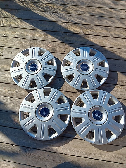 Ford pölykapselit 16" sarja