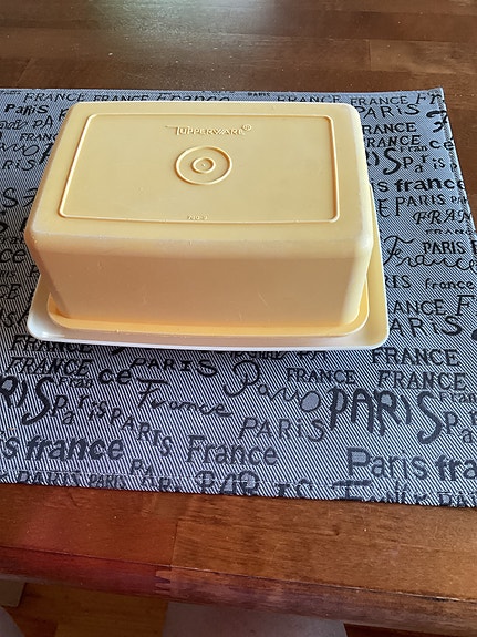 Tupperware rasia kannella keltainen