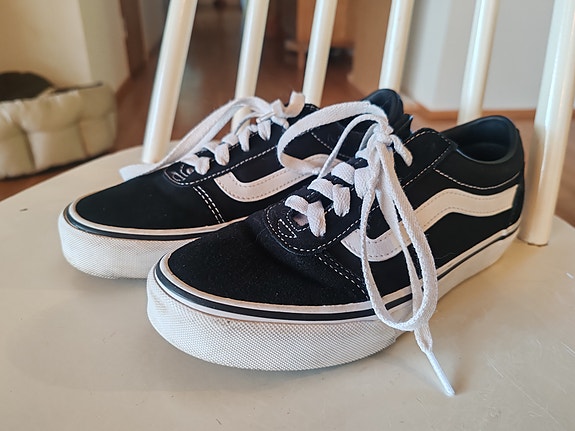 36.5 Vans Old Skool tennarit