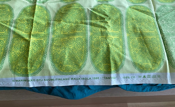Marimekko Tantsu -kangasta 150 * 140