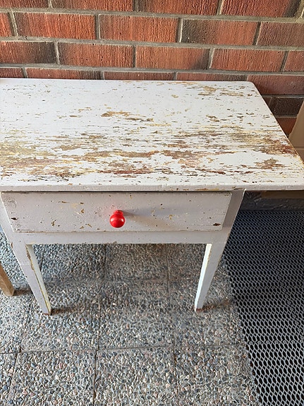 Vanha pöytä