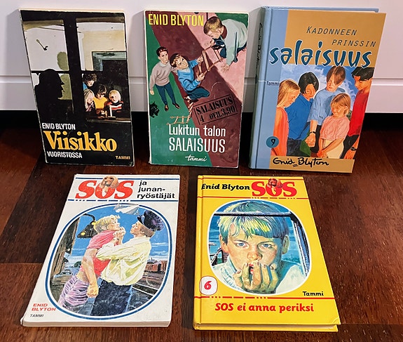 Viisikko + Salaisuus + SOS -sarjan seikkailukirjoja 5x / Blyton