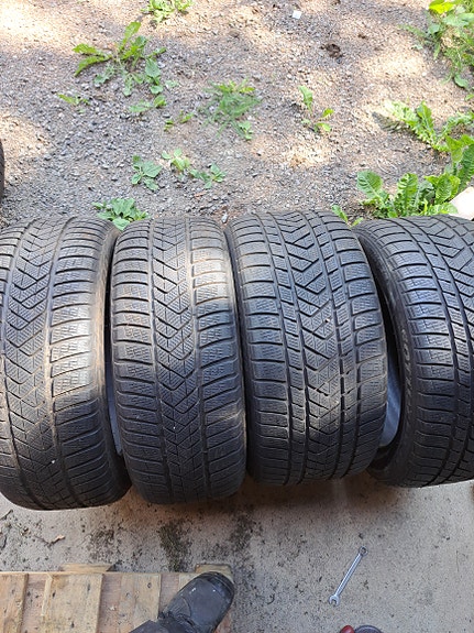 Pirelli 18" kitkasarja 245/275