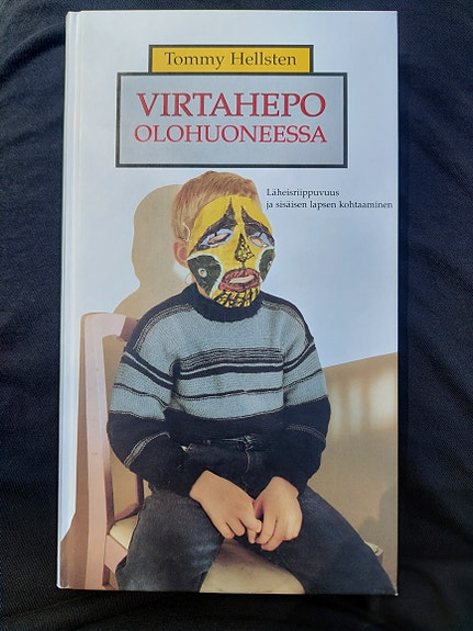 Tommy Hellsten: Virtahepo olohuoneessa