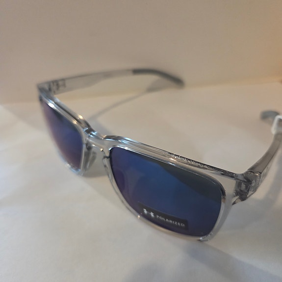 Under Armour polarisoidut aurinkolasit