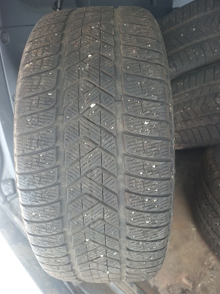 PIRELLI Scorpion 305/40-20 ja 275/45-20 , X5 , Q7 , jne.