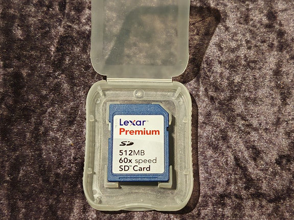 SD muistikortti 512 mb retro kameroihin