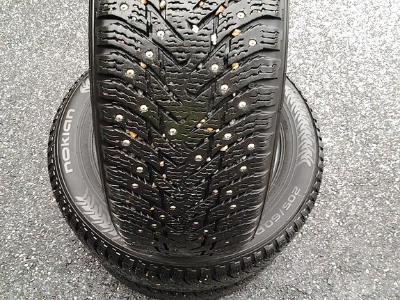 Nastarengas 1 kpl Nokian 205/60 16"