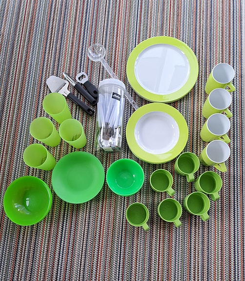 IKEA vihreä astiasto mukit lautaset kulhot