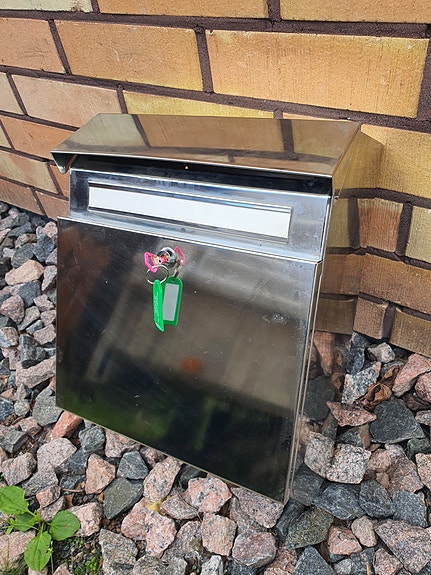 UUSI"   Postilaatikko, ruostumatonta terästä  ( Stalan malli )