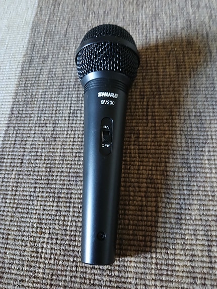 Shure SV200 mikrofoni ja 5m Cannon/XLR-johto Neutrik/Cordial