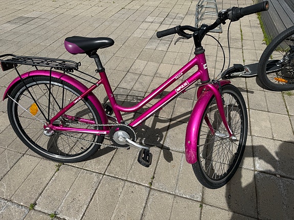 Impulse merkkinen 24” tyttöjen maastopyörä