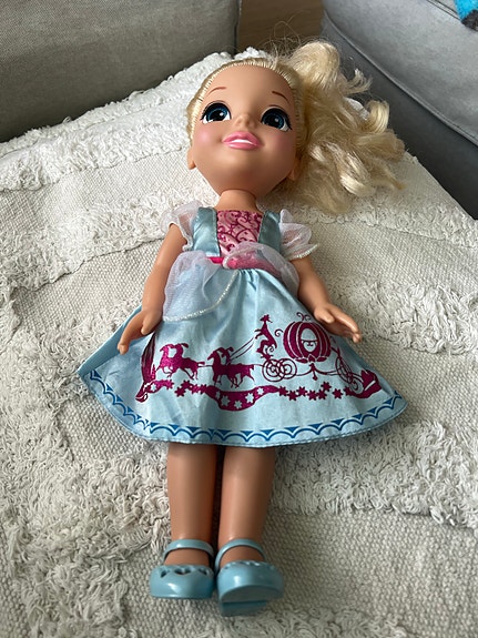 Disney nukke prinsessamekolla