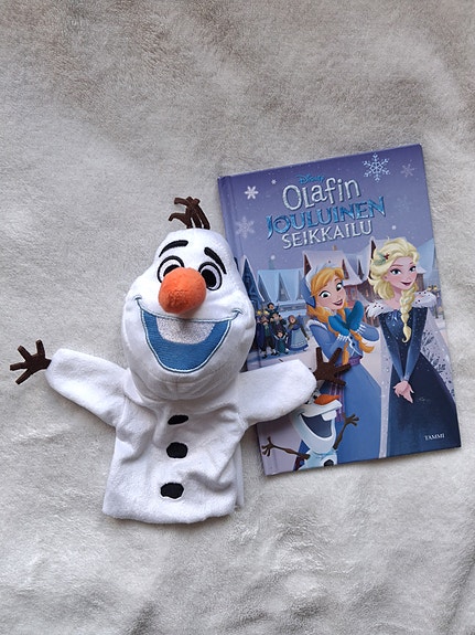 Disney Frozen Olaf käsinukke ja kirja