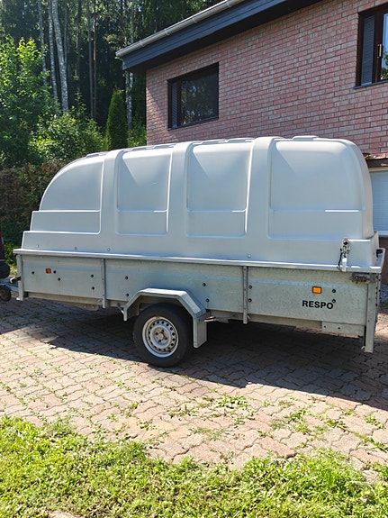 Respo 351L15 kippi peräkärryt kuomulla