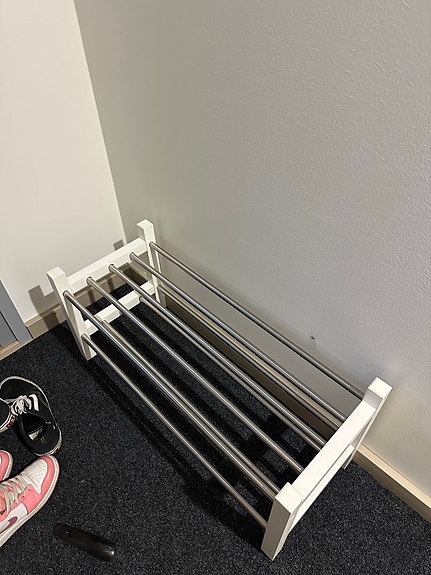 IKEA Tjusig kenkäteline valkoinen
