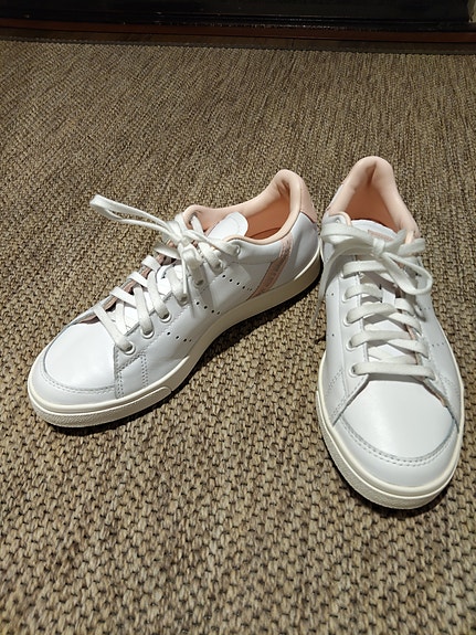 Adidas golfkengät