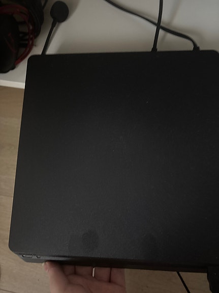 Sony PlayStation 4 Slim 500GB pelikonsoli musta