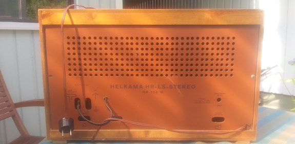 Retro radio