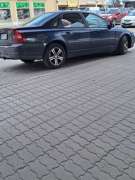Kaiken näköistä tuningi osaa ostetaan
