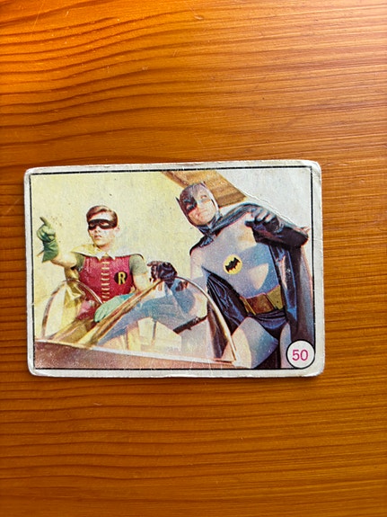 Batman ja Robin keräilykortti numero 50 vuodelta 1966