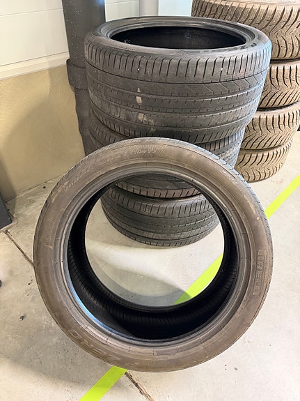 Kesärenkaat Porsche cayenne Pirelli P Zero 21”